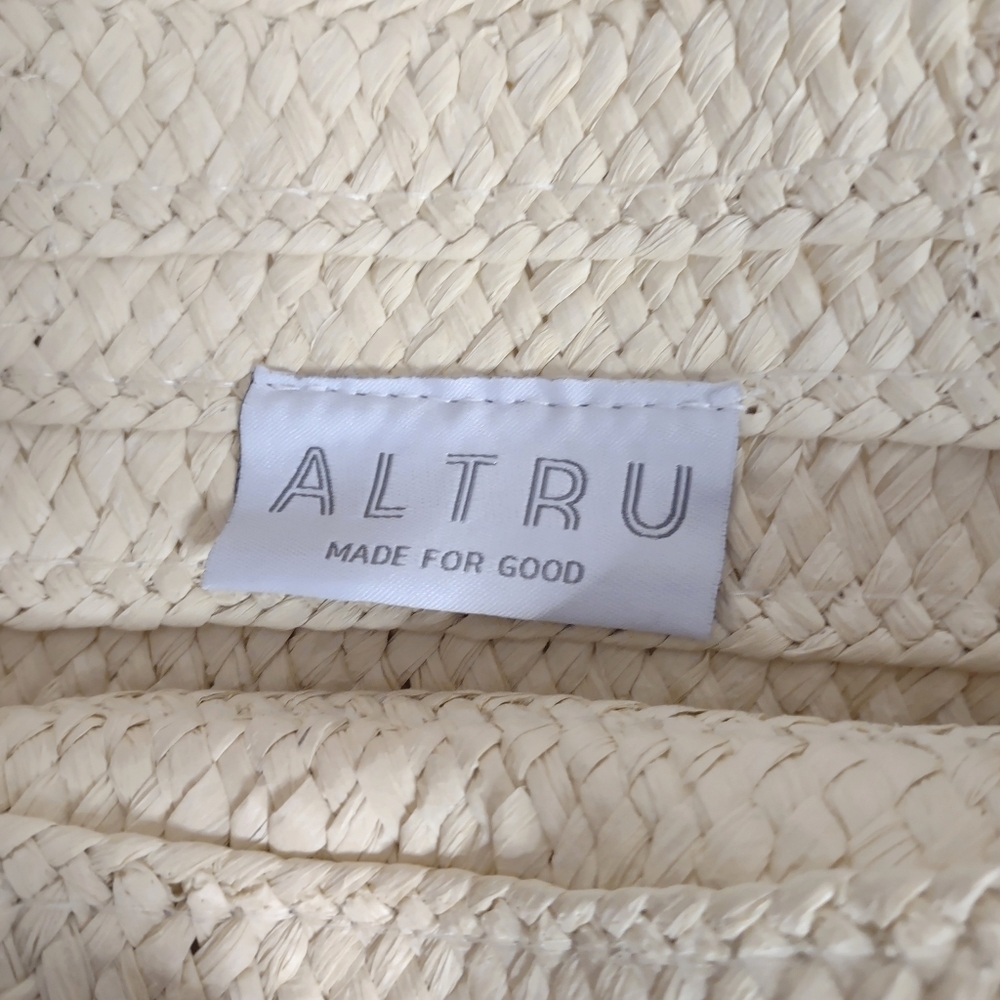 Altru Straw Tote - Picture 2 of 9